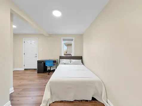 3485 Cawthra Road Mississauga ON L5A 2X9