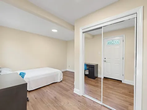 3485 Cawthra Road Mississauga ON L5A 2X9