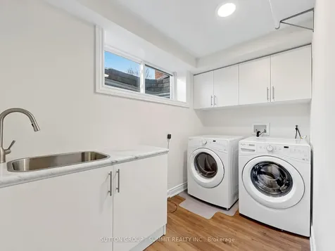3485 Cawthra Road Mississauga ON L5A 2X9