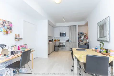 297 Oak Walk Drive Oakville ON L6H 3R6