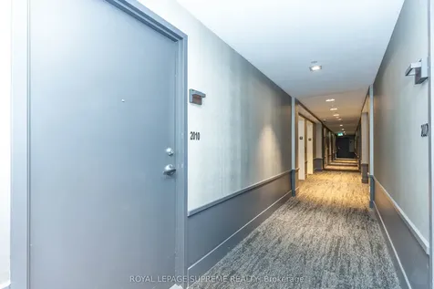 297 Oak Walk Drive Oakville ON L6H 3R6