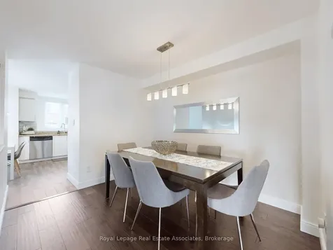 7114 Chatham Court Mississauga ON L5N 8R1