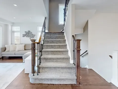 7114 Chatham Court Mississauga ON L5N 8R1