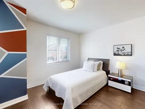 7114 Chatham Court Mississauga ON L5N 8R1