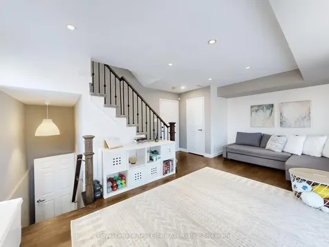7114 Chatham Court Mississauga ON L5N 8R1