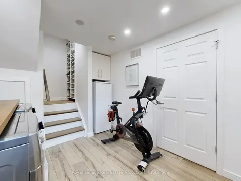 7114 Chatham Court Mississauga ON L5N 8R1