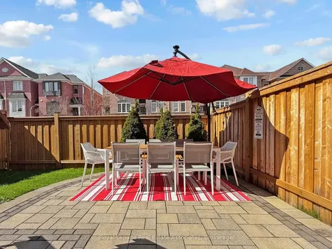 7114 Chatham Court Mississauga ON L5N 8R1