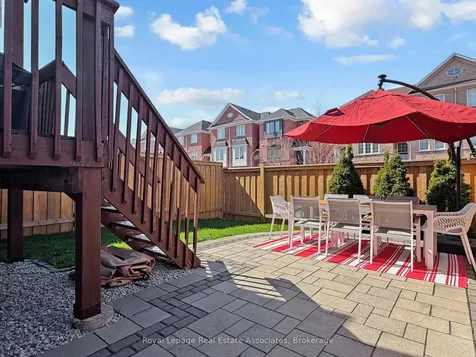 7114 Chatham Court Mississauga ON L5N 8R1