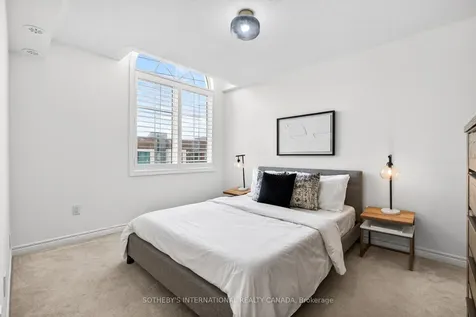 2420 Baronwood Drive Oakville ON L6M 0X6