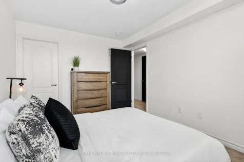 2420 Baronwood Drive Oakville ON L6M 0X6
