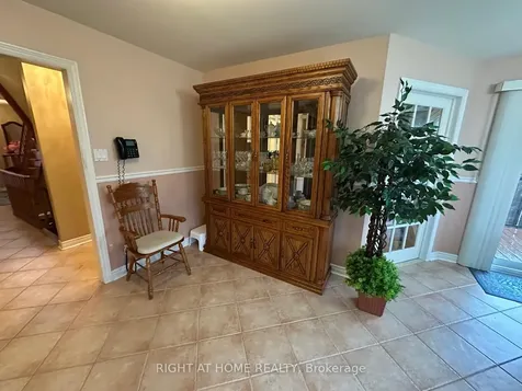 874 Wetherby Lane N Mississauga ON L4W 4S9