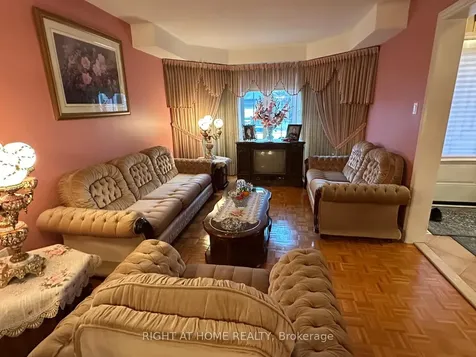874 Wetherby Lane N Mississauga ON L4W 4S9