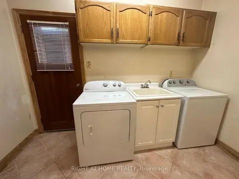 874 Wetherby Lane N Mississauga ON L4W 4S9