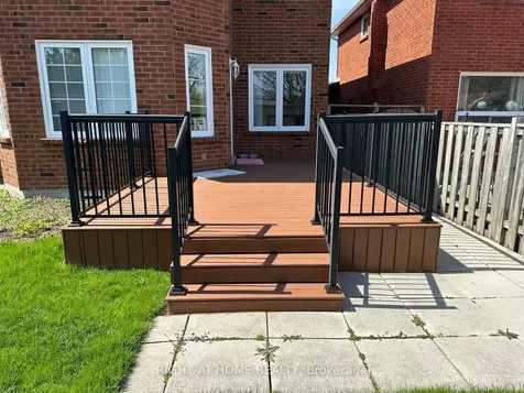874 Wetherby Lane N Mississauga ON L4W 4S9