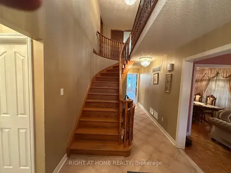 874 Wetherby Lane N Mississauga ON L4W 4S9