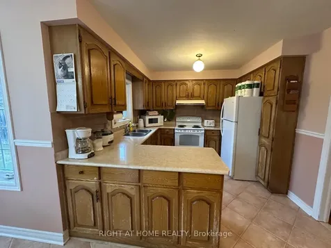 874 Wetherby Lane N Mississauga ON L4W 4S9