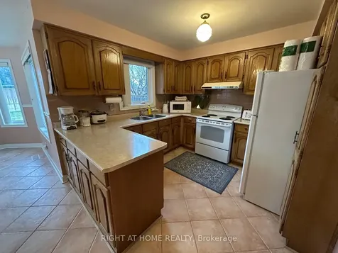 874 Wetherby Lane N Mississauga ON L4W 4S9