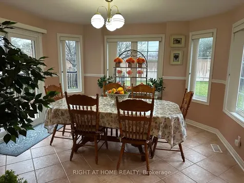 874 Wetherby Lane N Mississauga ON L4W 4S9