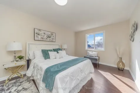 8 Oak Gardens Court Brampton ON L6R 2Y6