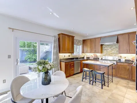 2301 Hertfordshire Way Oakville ON L6H 7M5