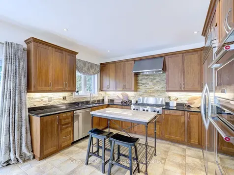 2301 Hertfordshire Way Oakville ON L6H 7M5