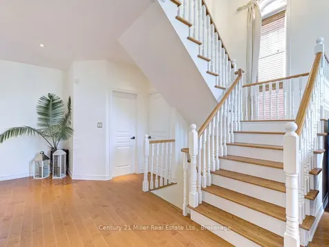 2301 Hertfordshire Way Oakville ON L6H 7M5