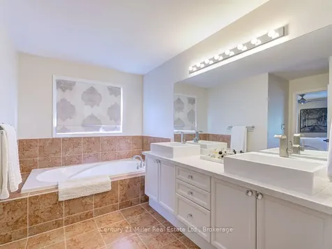 2301 Hertfordshire Way Oakville ON L6H 7M5