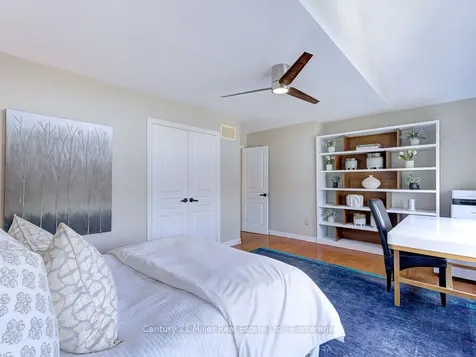 2301 Hertfordshire Way Oakville ON L6H 7M5