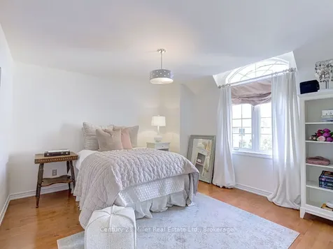 2301 Hertfordshire Way Oakville ON L6H 7M5
