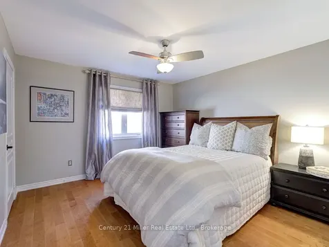 2301 Hertfordshire Way Oakville ON L6H 7M5