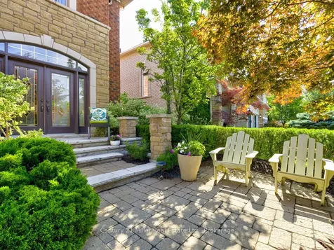 2301 Hertfordshire Way Oakville ON L6H 7M5