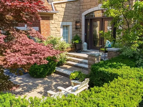 2301 Hertfordshire Way Oakville ON L6H 7M5