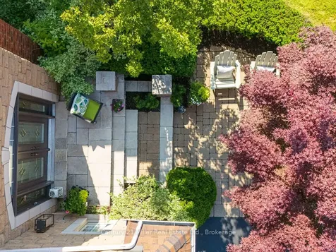 2301 Hertfordshire Way Oakville ON L6H 7M5