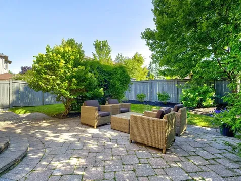 2301 Hertfordshire Way Oakville ON L6H 7M5