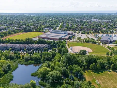 2301 Hertfordshire Way Oakville ON L6H 7M5