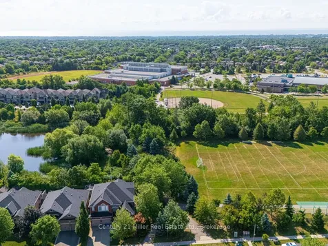 2301 Hertfordshire Way Oakville ON L6H 7M5