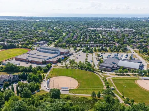 2301 Hertfordshire Way Oakville ON L6H 7M5