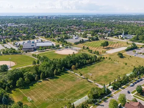 2301 Hertfordshire Way Oakville ON L6H 7M5