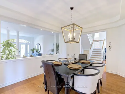 2301 Hertfordshire Way Oakville ON L6H 7M5