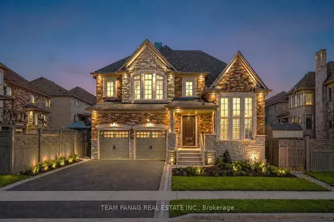 39 Dalmeny Drive Brampton ON L6X 2Y4