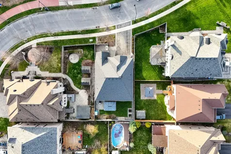 39 Dalmeny Drive Brampton ON L6X 2Y4