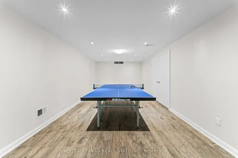39 Dalmeny Drive Brampton ON L6X 2Y4