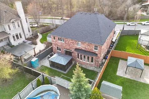 39 Dalmeny Drive Brampton ON L6X 2Y4