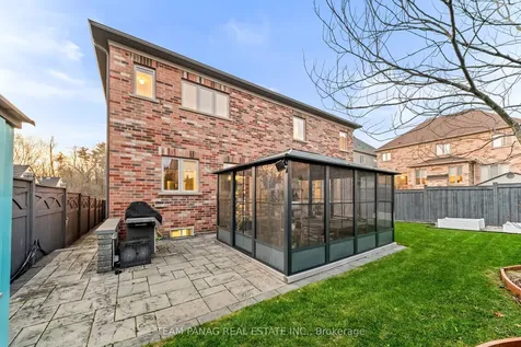 39 Dalmeny Drive Brampton ON L6X 2Y4