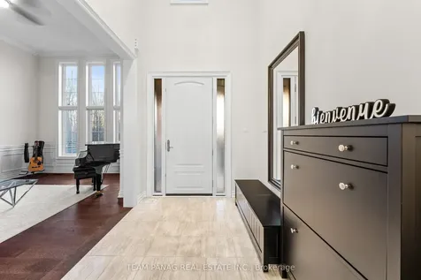 39 Dalmeny Drive Brampton ON L6X 2Y4