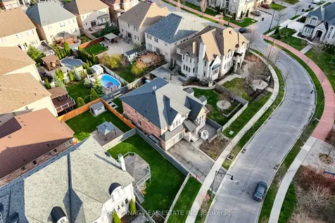 39 Dalmeny Drive Brampton ON L6X 2Y4