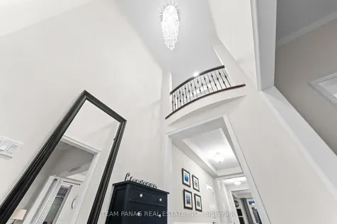 39 Dalmeny Drive Brampton ON L6X 2Y4