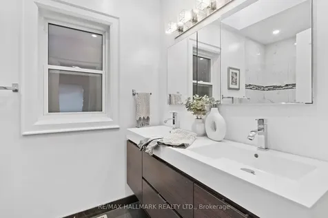 431 Beresford Avenue Toronto ON M6S 3B6