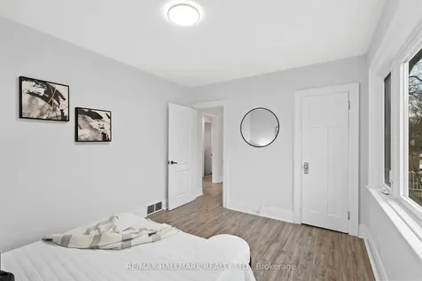 431 Beresford Avenue Toronto ON M6S 3B6