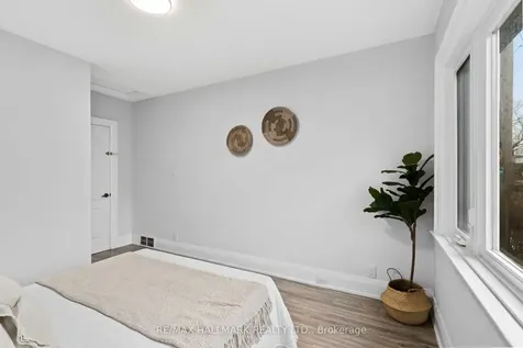 431 Beresford Avenue Toronto ON M6S 3B6
